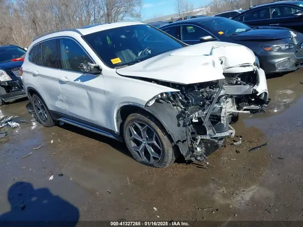 WBXHT3C57K3H34483 2019 BMW X1 - Image 1
