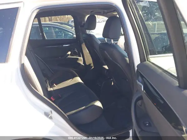 WBXHT3C57K3H34483 2019 BMW X1 - Image 8