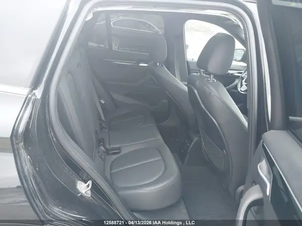 WBXHT3C57K3H36556 2019 BMW X1 - Image 8