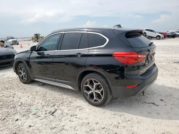 WBXHT3C57K5N23141 2019 BMW X1 - Image 2