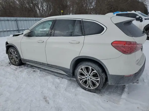 WBXHT3C57K5N42322 2019 BMW X1 - Image 2