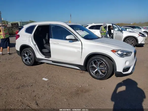 WBXHT3C58K3H35397 2019 BMW X1 - Image 1