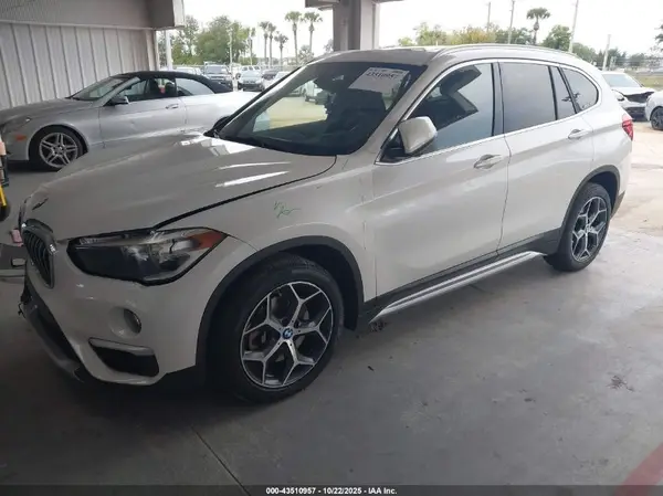 WBXHT3C58K5L89689 2019 BMW X1 - Image 2