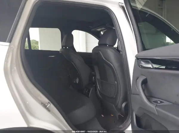 WBXHT3C58K5L89689 2019 BMW X1 - Image 8