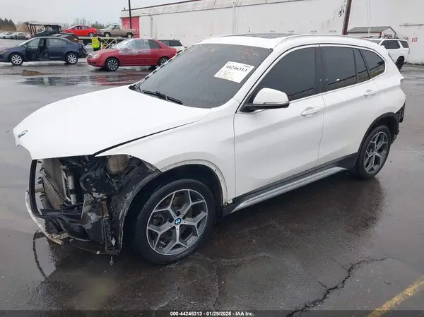 WBXHT3C59K5L35673 2019 BMW X1 - Image 2