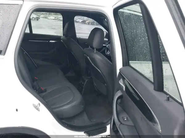 WBXHT3C59K5L35673 2019 BMW X1 - Image 8