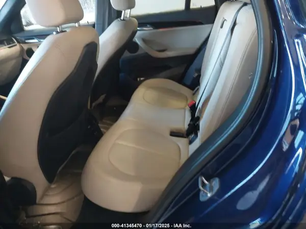 WBXHT3C59K5L37522 2019 BMW X1 - Image 8