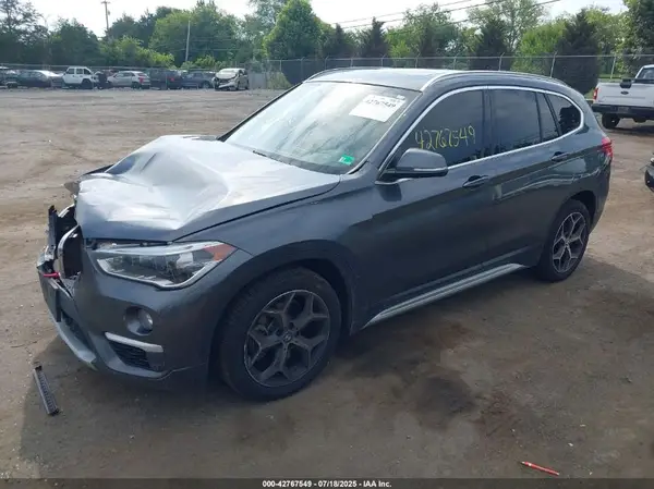 WBXHT3C59K5L37617 2019 BMW X1 - Image 2