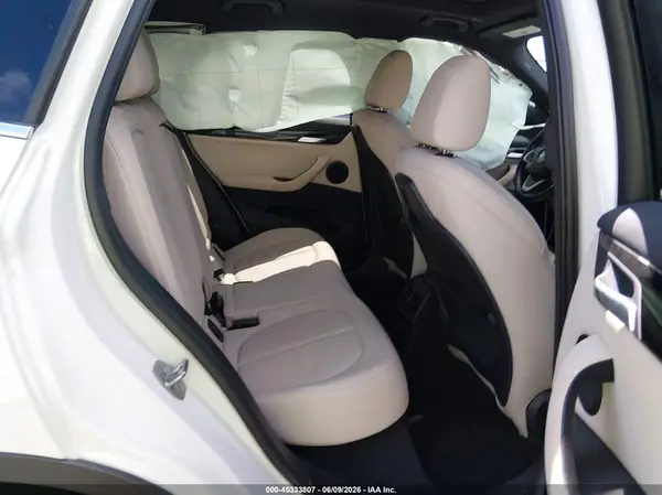 WBXHT3C59K5L37732 2019 BMW X1 - Image 8