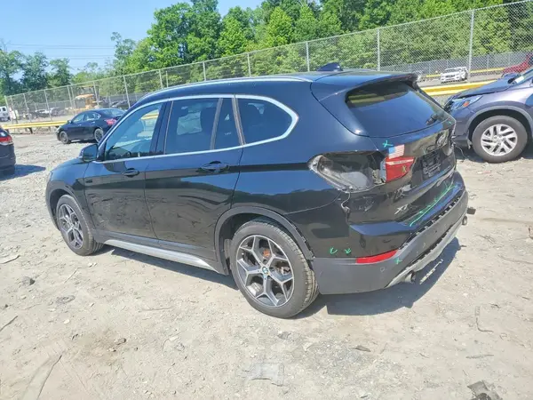WBXHT3C59K5L38086 2019 BMW X1 - Image 2