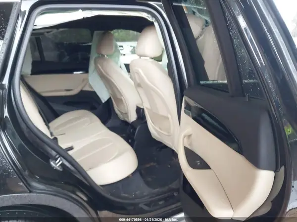 WBXHT3Z31G4A48768 2016 BMW X1 - Image 8