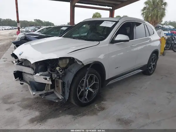 WBXHT3Z32J4A66915 2018 BMW X1 - Image 2