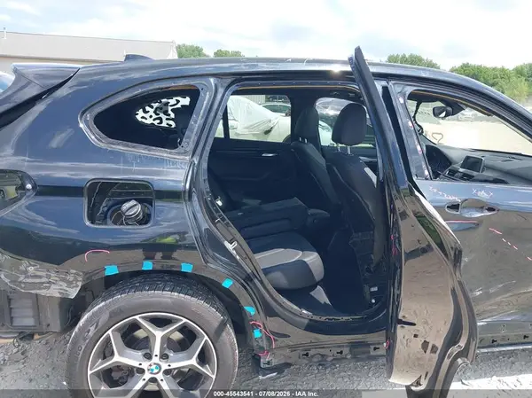 WBXHT3Z33H4A53570 2017 BMW X1 - Image 8