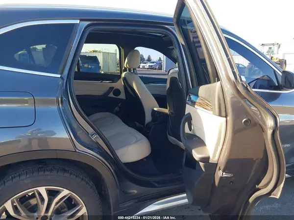 WBXHT3Z36G4A48345 2016 BMW X1 - Image 8