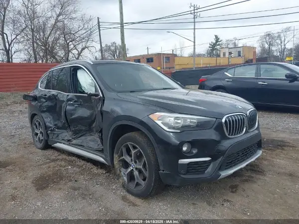 WBXHT3Z36J4A66772 2018 BMW X1 - Image 1