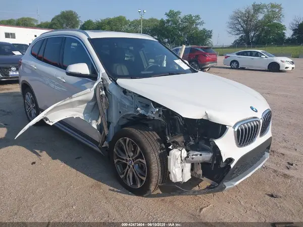 WBXHT3Z37G4A48242 2016 BMW X1 - Image 1