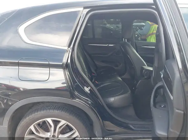 WBXHT3Z37G4A50332 2016 BMW X1 - Image 8