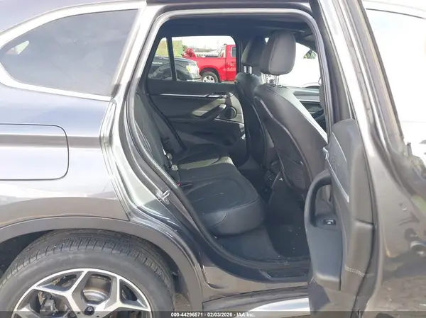 WBXHT3Z37G4A51769 2016 BMW X1 - Image 8