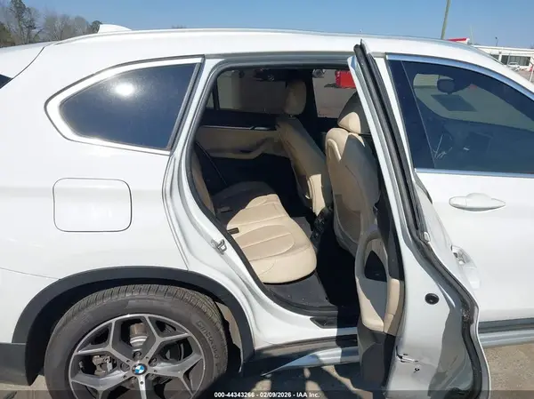 WBXHT3Z37H4A55824 2017 BMW X1 - Image 8