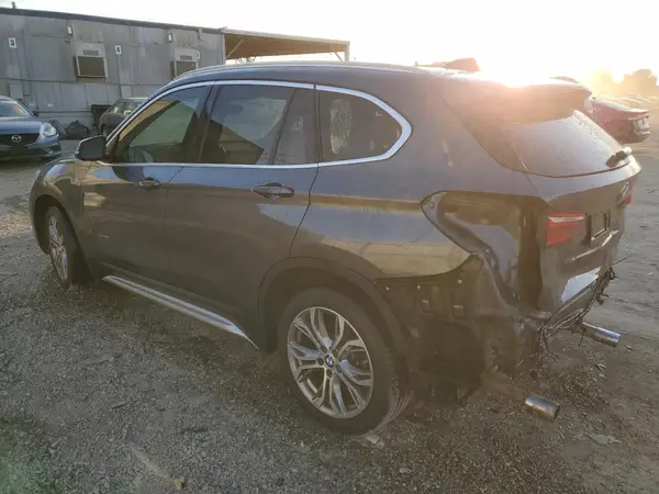 WBXHT3Z39H4A55520 2017 BMW X1 - Image 2