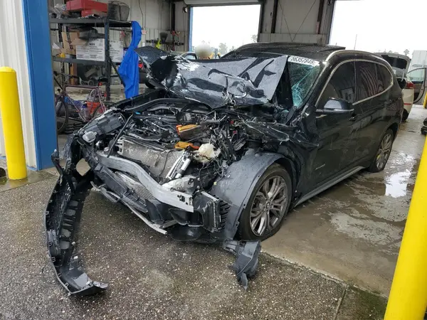 WBXHT3Z39H4A57395 2017 BMW X1 - Image 1