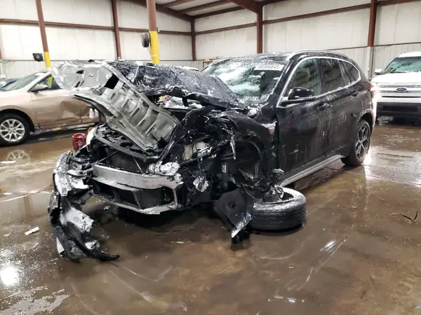 WBXHT3Z39H4A57722 2017 BMW X1 - Image 1