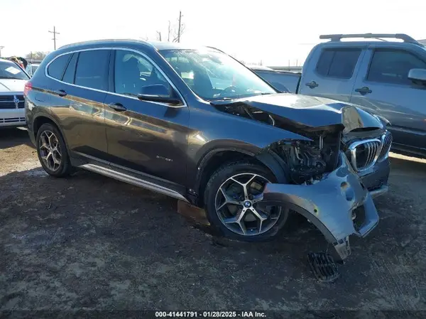 WBXHU7C30H5H32753 2017 BMW X1 - Image 1