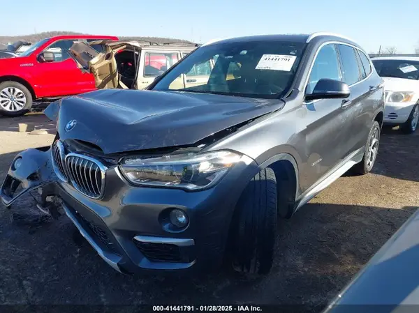 WBXHU7C30H5H32753 2017 BMW X1 - Image 2
