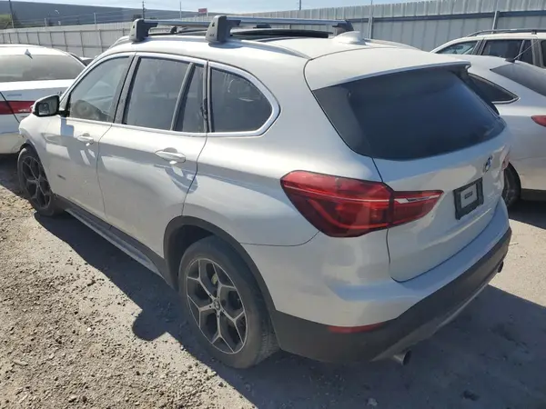 WBXHU7C30H5H33496 2017 BMW X1 - Image 2