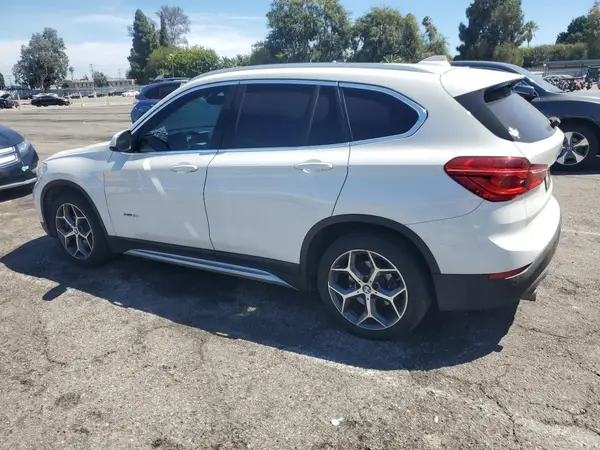 WBXHU7C30H5H34003 2017 BMW X1 - Image 2