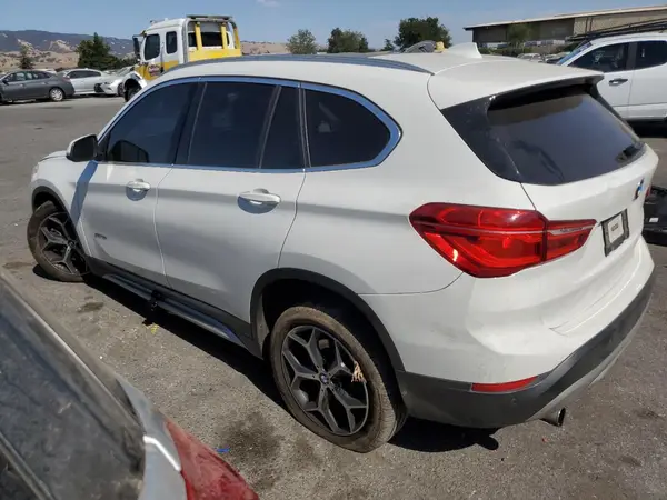 WBXHU7C30H5H34521 2017 BMW X1 - Image 2