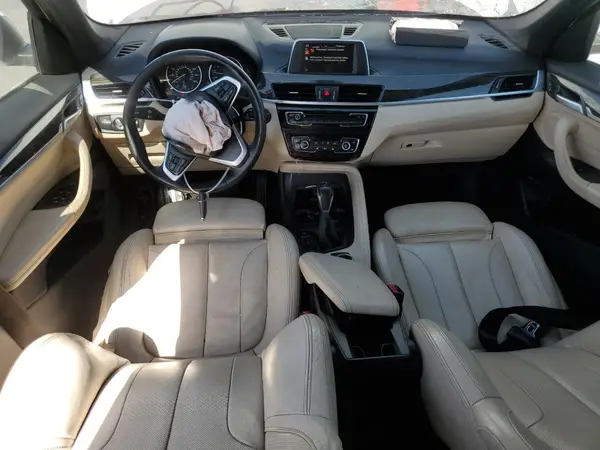 WBXHU7C30H5H34521 2017 BMW X1 - Image 8