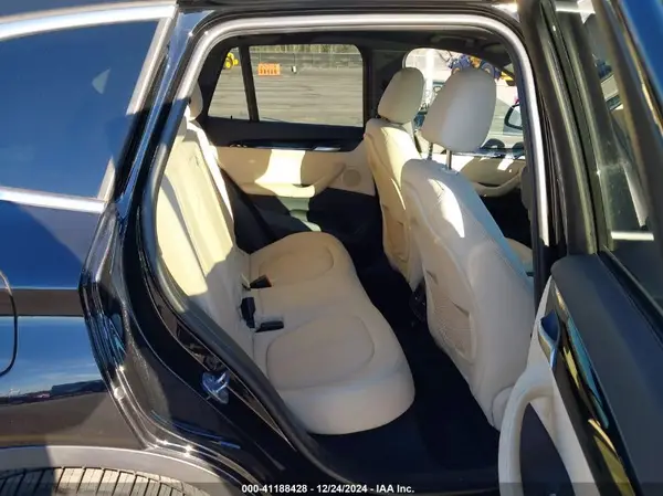WBXHU7C30H5H34910 2017 BMW X1 - Image 8