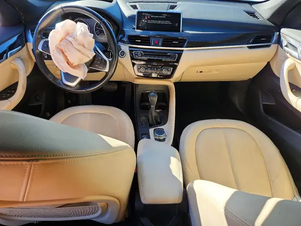 WBXHU7C30H5H35670 2017 BMW X1 - Image 8