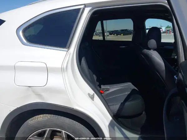 WBXHU7C30H5H36334 2017 BMW X1 - Image 8