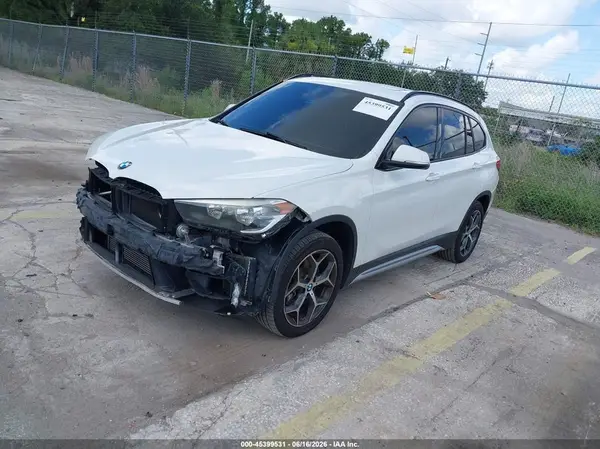 WBXHU7C30H5H37709 2017 BMW X1 - Image 2