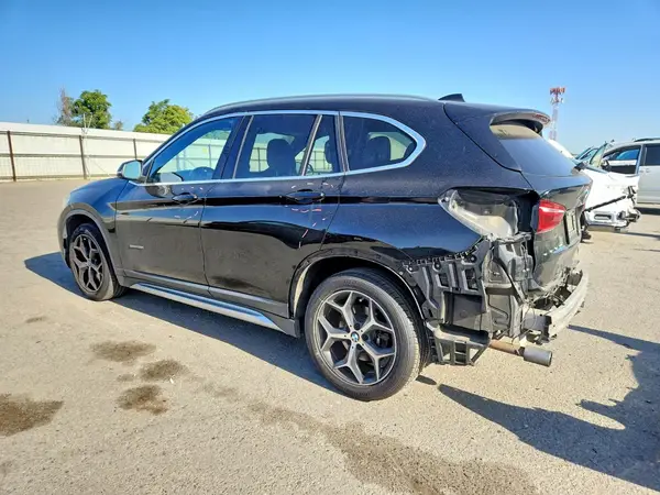 WBXHU7C30H5H38374 2017 BMW X1 - Image 2