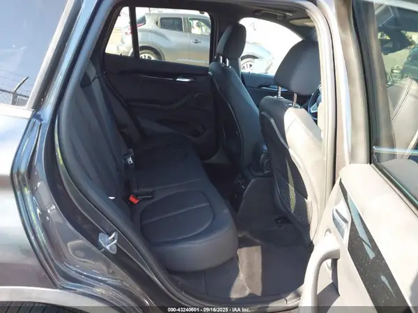 WBXHU7C30J3H42720 2018 BMW X1 - Image 8
