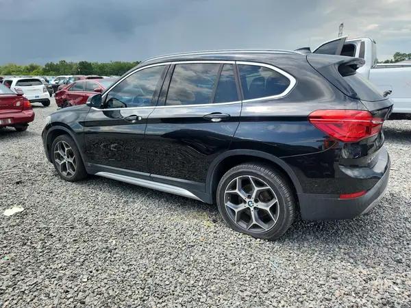 WBXHU7C30J3H43138 2018 BMW X1 - Image 2