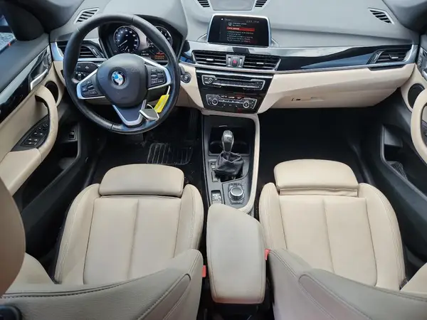WBXHU7C30J3H43138 2018 BMW X1 - Image 8