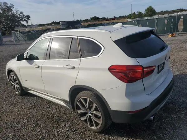 WBXHU7C30J5H38834 2018 BMW X1 - Image 2