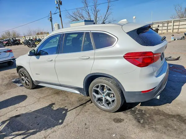 WBXHU7C30J5H40129 2018 BMW X1 - Image 2
