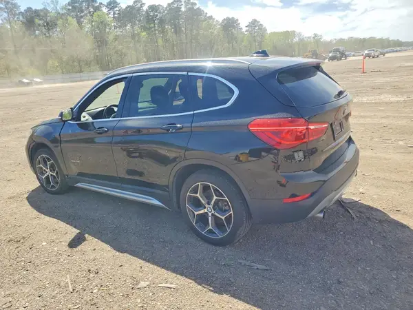 WBXHU7C30J5H41278 2018 BMW X1 - Image 2
