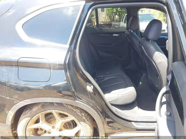 WBXHU7C30J5H42009 2018 BMW X1 - Image 8