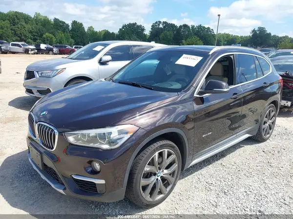 WBXHU7C30J5H42219 2018 BMW X1 - Image 2