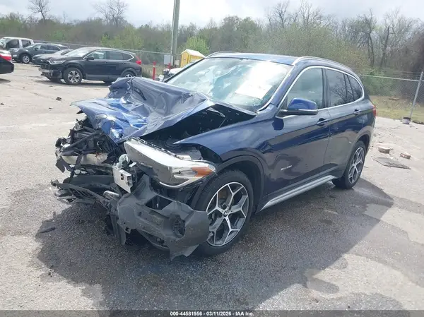WBXHU7C30J5H42544 2018 BMW X1 - Image 2