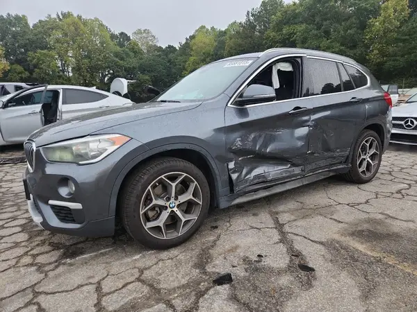 WBXHU7C30J5H42916 2018 BMW X1 - Image 1