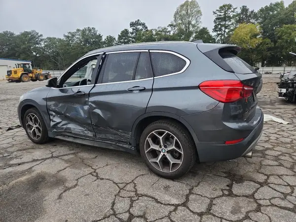 WBXHU7C30J5H42916 2018 BMW X1 - Image 2
