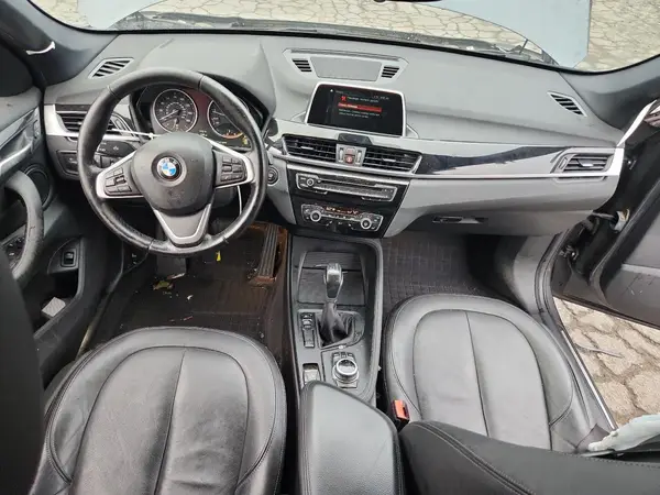 WBXHU7C30J5H42916 2018 BMW X1 - Image 8