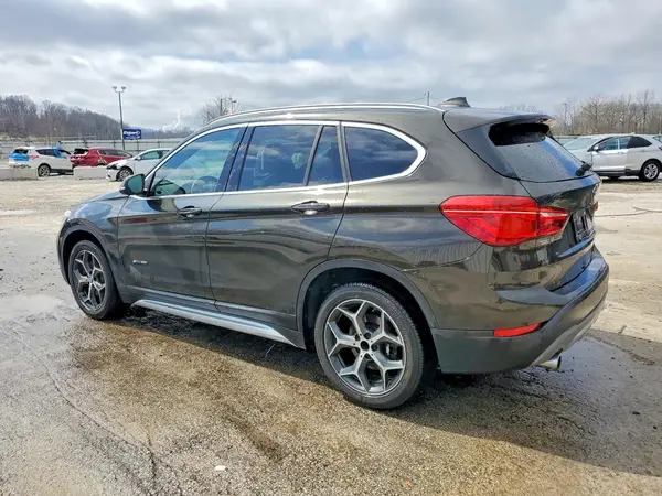 WBXHU7C30J5H43094 2018 BMW X1 - Image 2